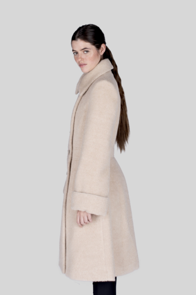 Siena_alpaca_coat_winter_fashion_outwear_woman_collection_style_luxury_tailormade_bespoke_warayana_beige_tan