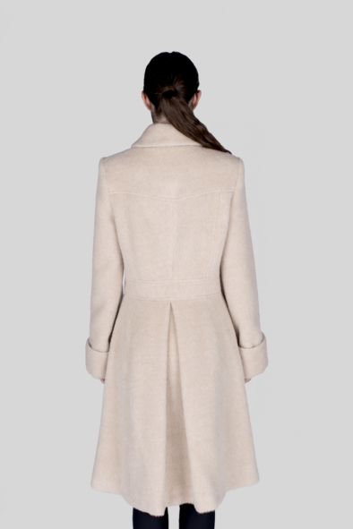 Siena_alpaca_coat_winter_fashion_outwear_woman_collection_style_luxury_tailormade_bespoke_warayana_beige_tan