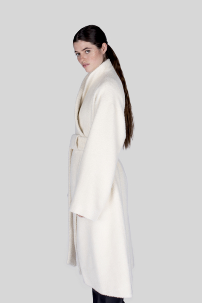 poppy_alpaca_coat_winter_fashion_outwear_woman_collection_style_luxury_tailormade_bespoke_warayana_cream